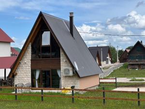 LUX VILA MOTICKI GAJ