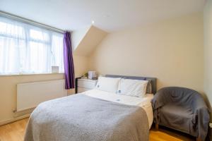 Battersea Apartment near Battersea Power Station Private Rooms or Entire Flat