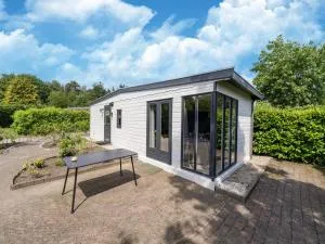 Cozy chalet in Stegeren with a terrace - Arriën