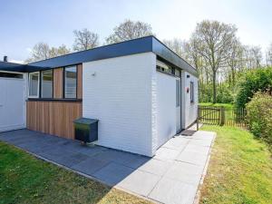 Cozy holiday home with hot tub on Texel