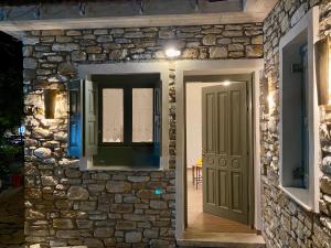 Oneiropetra Luxury House