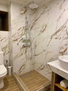 Oneiropetra Luxury House