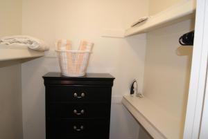 242-Fully Furnished 1BR Suite-Pet Friendly