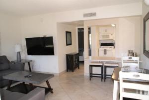 131 Fully Furnished, amenities galore