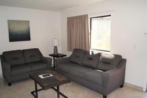 128 Fully Furnished 1BR Suite-Prime Location