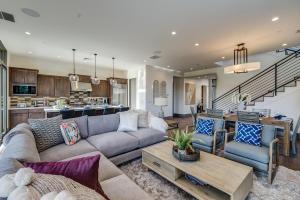 Complete Luxury , Extras and Red Rock Vistas - Exclusive Golf Community