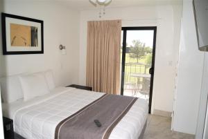 235 Fully Furnished 1BR Suite-Outdoor Pool