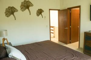 Tropical Getaway in Flamingos near Beach