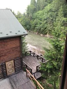 4 Mountains Hotel - Putyla