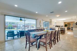 5 Mi to Busch Gardens Tampa Bay Villa with Pool!