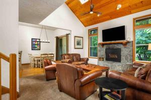 Mt Hood Golf and Ski Retreat