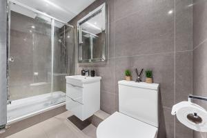 Wimbledon Two Bedroom Luxury Stays - Central London