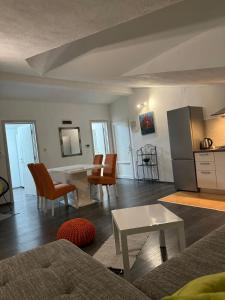 Apartments Leona