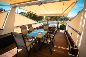 Floating Sea House Panther Superior