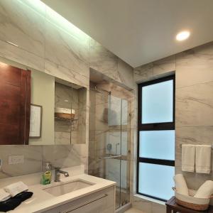 Lovely Condo Stunning Ocean View