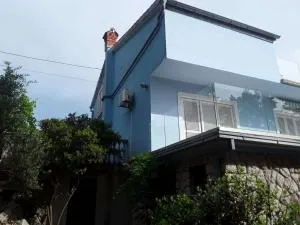 Apartments by the sea Cizici, Krk - 22430 - Dobrinj