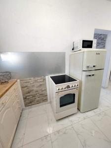 Apartments with parking space Rab - 23298