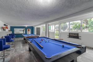 Casa con alberca climatizada, jacuzzi, 2 billares
