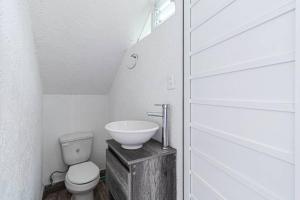 Casa con alberca climatizada, jacuzzi, 2 billares