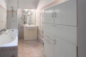 Villas LA LEZARDIERE Villa for 6 By Sunset : photos des chambres