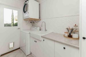 Cosy Country Cottage