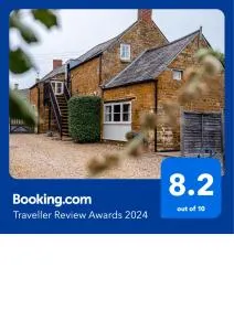 The Old Plough, mix of 1 bed and 3 bed units, rustic charm, super king bed or twins, en-suite, secure parking - 利丁顿