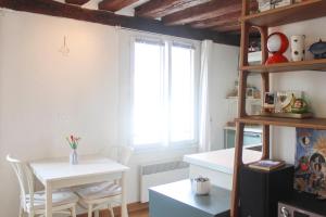 Bright and quiet 25 m apartment