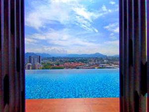 The Horizon Ipoh Dual L13A by Grab A Stay
