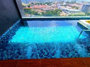 The Horizon Ipoh Dual L13A by Grab A Stay