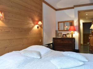 Appartement familial 12 pers. avec balcon, cheminée, proche pistes et commerces à Méribel - FR-1-180-619