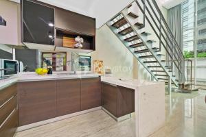 Callisto by Kozystay - Mega Kuningan