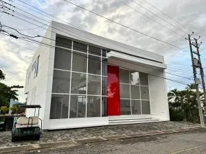 Casa con piscina y campo de golf - El Brasil