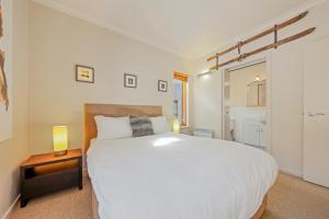 Schnapps Penthouse Ski Apt with Undercover Parking