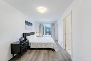 Modern 4 BR 3 and half WR 2 km to HW 403 and Downtown - Сімкоу