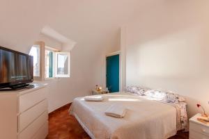 Villa Macari Fantastic Sea View - Happy Rentals