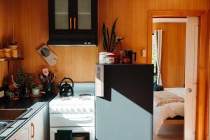 Kelp Cabin intimate, calm and restful