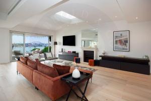 Kanangra - A Superb House on Sydney Harbour