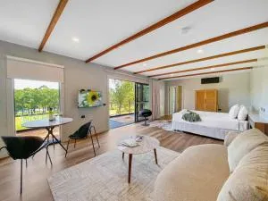 Petra at Cael's Gate - Putty