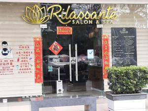 Cozy Shore Residence with balcony near Mall of Asia & airport