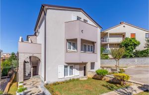 Two-Bedroom Apartment In Medulin