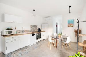 Maisons de vacances sublime appart terrasse piscine privee jardin : photos des chambres