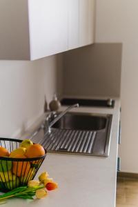 Apartments Lucija Makarska-first row to the sea