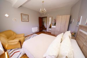 Antoxos Sacra Home I