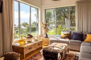 Vineyard Magic, Onetangi - Putiki