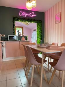 Maisons de vacances Maison Spacieuse Jacuzzi Wifi Netflix : photos des chambres