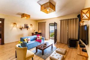 An extraordinary 6-Bedroom Bungalow in Barlowganj, Mussoorie