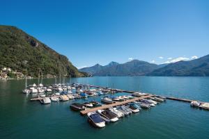 Apartment with Lake View room in Villa Navalia