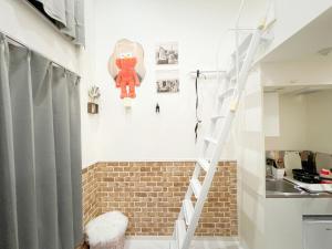 山手線新大久保駅08