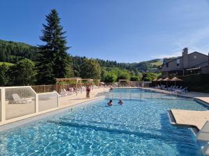 Villages vacances Camping Paradis Marmotel : photos des chambres