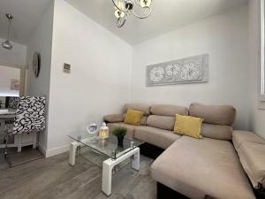 A1 - Apartamento en La Carihuela, 2 dormitorios, Wifi, a 100 metros de la playa